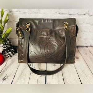 CHANEL AUTHENTIC Gorgeous Lambskin Leather Dark Brown CC Large Bag